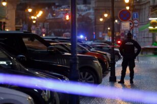 Μακελειό στην Πράγα: «Μέχρι στιγμής δεν υπάρχει Έλληνας μεταξύ των θυμάτων» ενημερώνει η Ελληνική Πρεσβεία
