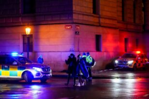 Τσεχία: Υπουργός έμαθε για το μακελειό στην Πράγα αλλά συνέχισε το πάρτι