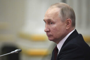 Κάλεσμα Ουάσινγκτον σε Πούτιν για να «διαπραγματευτεί καλή τη πίστει» για τους Αμερικανούς κρατούμενους στη Ρωσία
