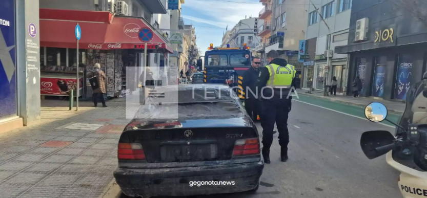 Βόλος: Οδηγός πάρκαρε παράνομα, έβγαλε τις πινακίδες του και πήγε για τσίπουρο