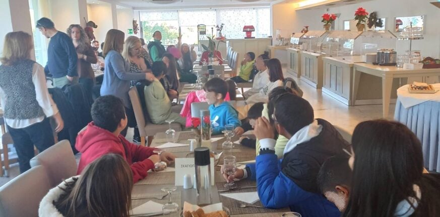 Πάτρα: Γεύμα χαράς και δώρα στα παιδιά του Σκαγιοπουλείου