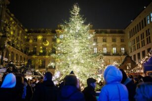 Χριστούγεννα 2023: «Συνωστισμός» στις χριστουγεννιάτικες αγορές - Κορυφώνονται τα ταξίδια στην Ευρώπη