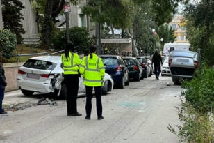 Τούμπαρε αυτοκίνητο σε στενό δρόμο στα Μελίσσια με τραυματισμό
