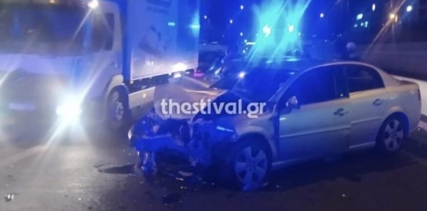 Θεσσαλονίκη: Αυτοκίνητο μπήκε στο αντίθετο ρεύμα - Δυο τραυματίες από μετωπική σύγκρουση