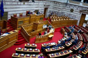 Ονομαστική ψηφοφορία για τροπολογία που αφορά τους μετανάστες «εργάτες γης» ζήτησε ο ΣΥΡΙΖΑ
