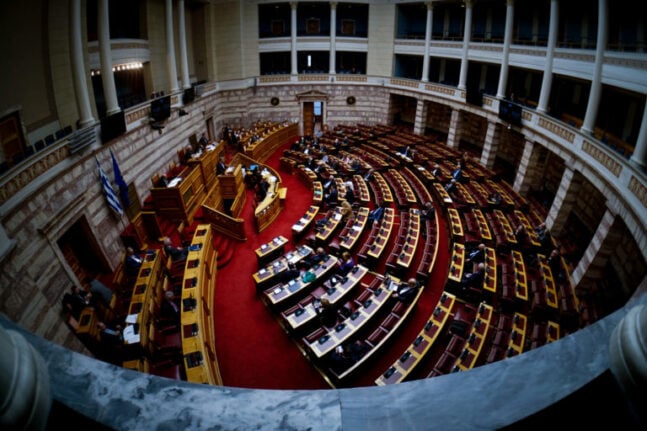 Βουλή: Ενός λεπτού σιγή για τα θύματα των Τεμπών