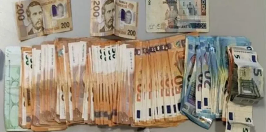Διακινητής κοκαΐνης συνελήφθη με πιστόλι και πολύ χρήμα στη Λάρισα