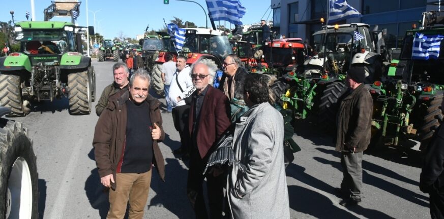 Πάτρα: Η δημοτική αρχή στο πλευρό των αγροτών - Πλέσσας και Μελάς στη διαμαρτυρία