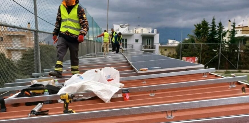 Γήπεδο Αγυιάς: Ξεκίνησε η τοποθέτηση φωτοβολταϊκων