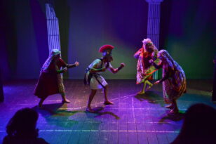 Πάτρα: Με επιτυχία η παράσταση της «Λυσιστράτη» από τις ΣΦήγΚΕΣ στο θέατρο Επίκεντρο+