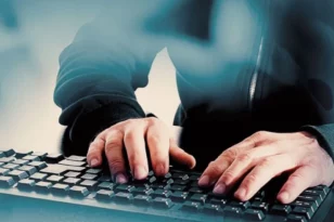 Ηράκλειο: 13 άτομα είχαν στήσει «επιχείρηση» με απάτες μέσω υπολογιστή - Λεία άνω των 110.000 ευρώ