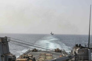 Το Πολεμικό Ναυτικό των ΗΠΑ διαψεύδει τους ισχυρισμούς των Χούθι περί πυραυλικής επίθεσης εναντίον αμερικανικού φορτηγού πλοίου