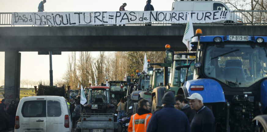 Γαλλία: Μέτρα για τον αγροτικό τομέα ανακοίνωσε ο πρωθυπουργός Ατάλ – Διχασμένοι οι αγρότες