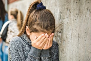 Θεσσαλονίκη: Σοκάρει ο άγριος ξυλοδαρμός 15χρονης από συνομήλικές της: Το κορίτσι έχασε τις αισθήσεις του - Πέντε συλλήψεις ΒΙΝΤΕΟ