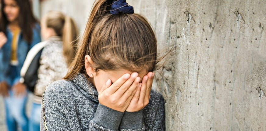 Θεσσαλονίκη: Σοκάρει ο άγριος ξυλοδαρμός 15χρονης από συνομήλικές της: Το κορίτσι έχασε τις αισθήσεις του - Πέντε συλλήψεις ΒΙΝΤΕΟ