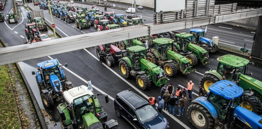 Ευρώπη: Συνεχίζονται οι κινητοποιήσεις των αγροτών - Απέκλεισαν τα σύνορα Ολλανδίας - Βελγίου - ΒΙΝΤΕΟ