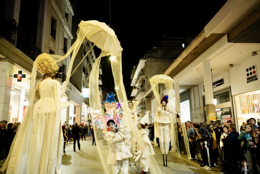 Πατρινό Καρναβάλι 2024: Το πλούσιο πρόγραμμα εκδηλώσεων του Σαββάτου με παράδοση καρναβαλικού λαβάρου στο Δημαρχείο και Τελετή Έναρξης