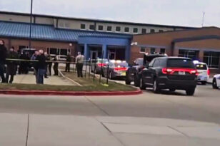 ΗΠΑ: Συναγερμός για περιστατικό με πυροβολισμούς σε σχολείο της Αϊόβα - ΒΙΝΤΕΟ