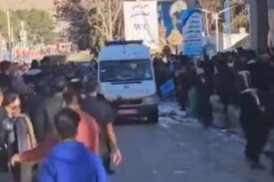 Ιράν: Τουλάχιστον 20 νεκροί από εκρήξεις κοντά στο νεκροταφείο που είναι θαμμένος ο Κασέμ Σουλεϊμανί - ΒΙΝΤΕΟ