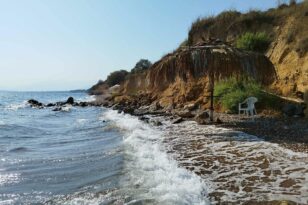 Δυτική Αχαΐα: Κινδυνεύει η αντιδιάβρωση των ακτών Καλαμακίου