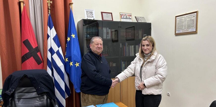 Δέχθηκε δημότες στο γραφείο του ο Δήμαρχος Αιγιαλείας Δημήτρης Καλογερόπουλος