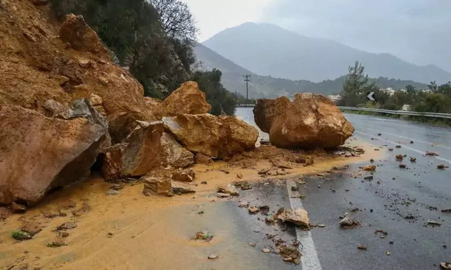 ΒΙΝΤΕΟ κατολισθήσεις βράχων στο Ζαγόρι, πλημμύρες σε Ιωάννινα και Ηγουμενίτσα