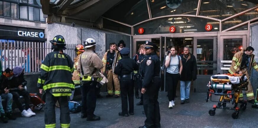 Σύγκρουση και εκτροχιασμός τρένων στο μετρό της Νέας Υόρκης - Πολλοί τραυματίες ΒΙΝΤΕΟ