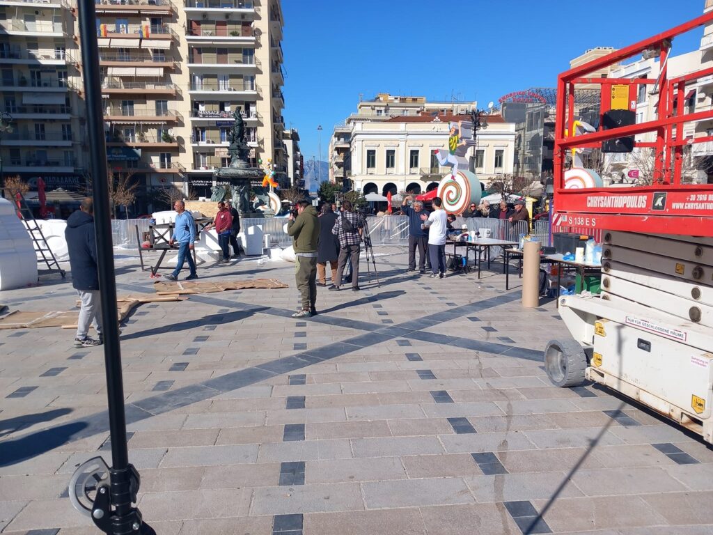 Πάτρα - Πλατεία Γεωργίου: Ξέρεις από... μπάστακα; Η Καρναβαλική Ακαδημία μας δείχνει βήμα-βήμα τη δημιουργία του ΦΩΤΟ