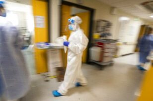 Ιταλία: Σε «κατάσταση πολιορκίας» τα νοσοκομεία λόγω γρίπης και κορονοϊού