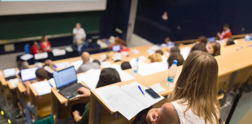 Ψηφιακά οι εξετάσεις στα Πανεπιστήμια για να μην χαθεί το εξάμηνο