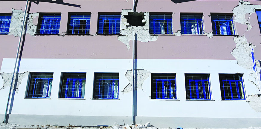 Ο σεισμός καραδοκεί, ο έλεγχος καθυστερεί - Σήμα κινδύνου από τους μηχανικούς - Πάνω από 20 χρόνια έχουν να ελεγχθούν τα δημόσια κτίρια σε Αχαΐα - Αιγιάλεια