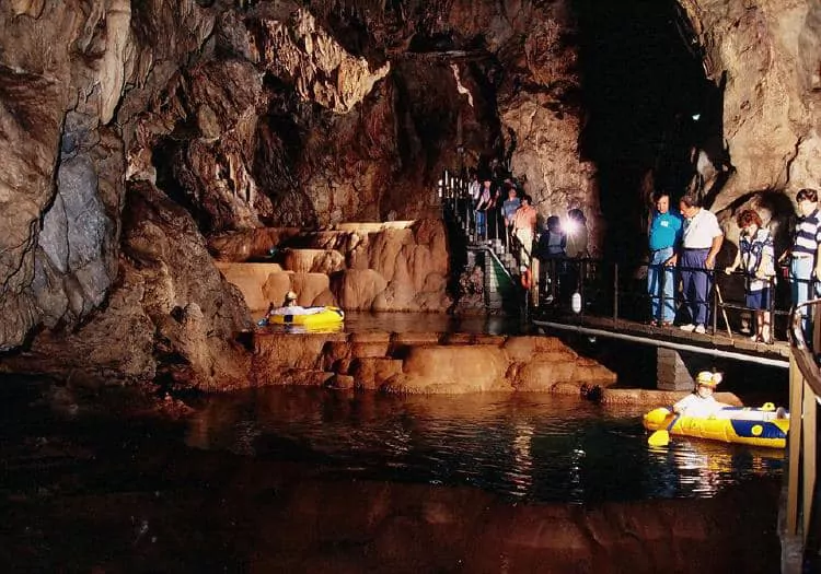 Το Σπήλαιο Λιμνών Καστριών «ναυαρχίδα» του τουρισμού - Η «Π» αποκαλυπτεί τις νέες κινήσεις του Δήμου Καλαβρύτων