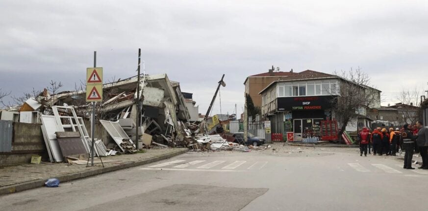 Κωνσταντινούπολη: Κατέρρευσαν κτίρια λόγω έργων του μετρό - ΒΙΝΤΕΟ