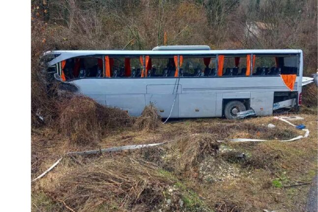 Τροχαίο στη Βουλγαρία: «Οι επιβάτες βγήκαν από τα σπασμένα τζάμια του λεωφορείου» - λέει ο δεύτερος οδηγός της νταλίκας