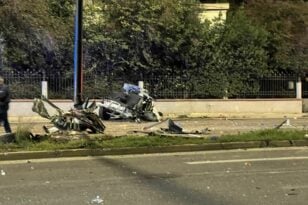 Δυο τροχαία δυστυχήματα σε Βούλα και Ομόνοια - Τέσσερις νεκροί και τραυματίες - Αυτοκίνητο κόπηκε στη μέση ΦΩΤΟ