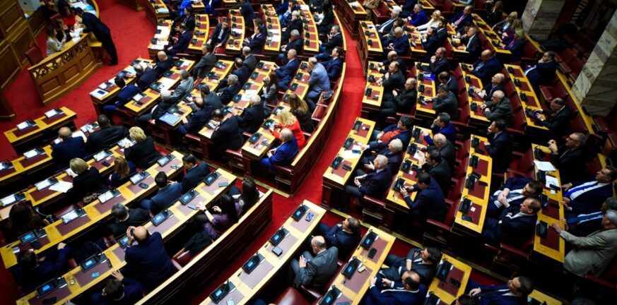 Επιστολική ψήφος: Πέρασε το νομοσχέδιο με 158 ψήφους αλλά μόνο για τις Ευρωεκλογές
