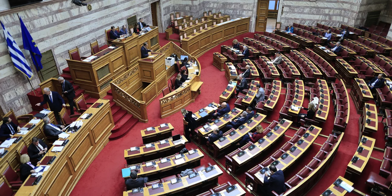 Parliament: The political confrontation over the sad anniversary of Tempe is on the rise – SYRIZA requests access to the case file |  Politics: News, News and Current Affairs
 – 2024-02-29 07:08:35