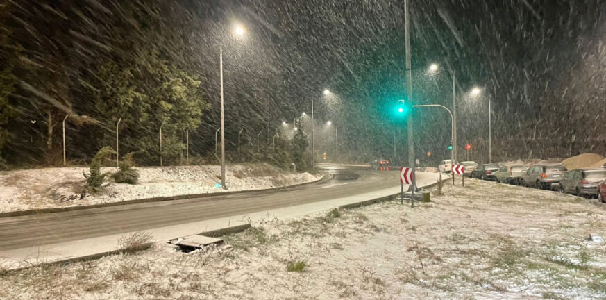 Καιρός: Χιονισμένη η βόρεια Ελλάδα, πτώση θερμοκρασίας στη νότια - Λιμάνια με απαγορευτικό απόπλου
