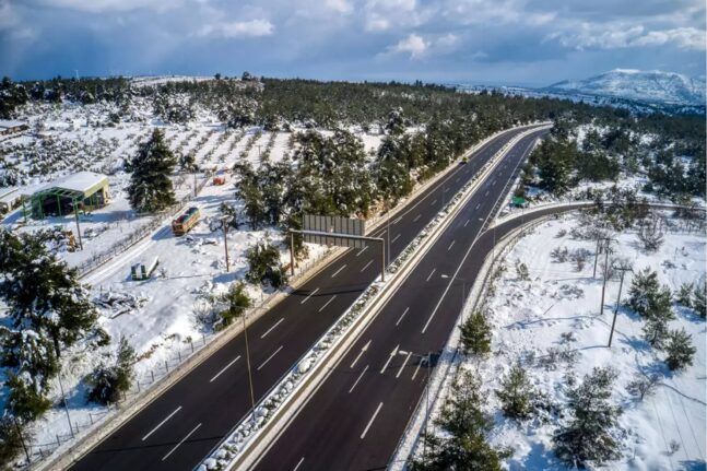 Απαγόρευση κυκλοφορίας λόγω χιονόπτωσης για φορτηγά άνω των 3,5 τόνων σε Θεσσαλονίκη και Γιάννενα