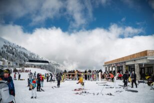 Χιονοδρομικό Κέντρο Καλαβρύτων: Εισπράξεις ρεκόρ σε 11 ημέρες – Δεν είχε χιόνια, αλλά είχε έσοδα