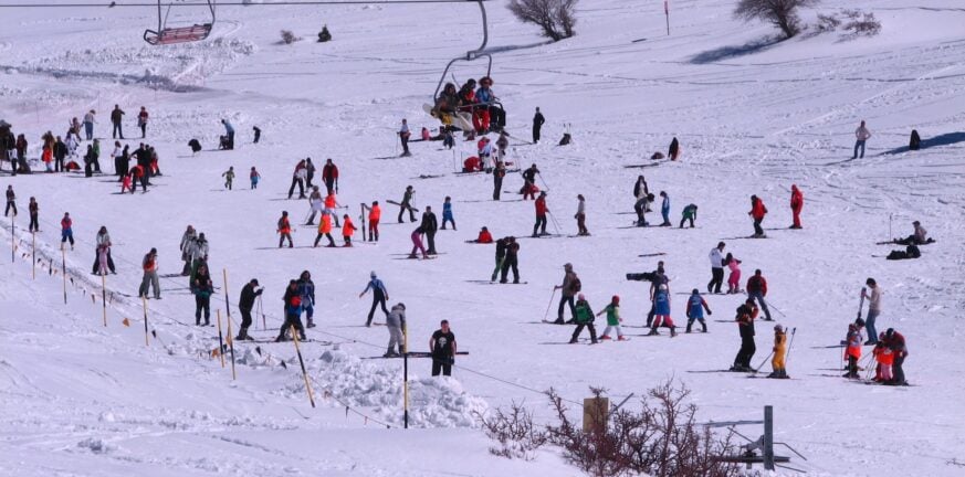 Καλάβρυτα: Ποδαρικό με 7.500 επισκέπτες στο Χιονοδρομικό Κέντρο - Προσέλκυσε ο «Αχιλλέας»