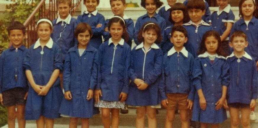 Σαν σήμερα 6 Φεβρουαρίου 1982 καταργείται η ποδιά στα Ελληνικά σχολεία - Δείτε τι άλλο συνέβη