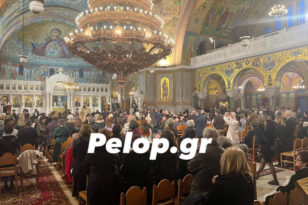Λαοσύναξη για το νομοσχέδιο των ομόφυλων ζευγαριών-Πλήθος πιστών κατέκλυσαν τον ιερό ναό του Αγίου Ανδρέα ΦΩΤΟ