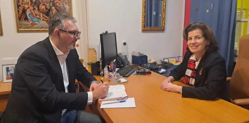Η γαλλίδα πρέσβειρα Λορένς Οέρ στην «Π»: «Πολλά τα πεδία για συνεργασία μεταξύ Γαλλίας και Ελλάδας»
