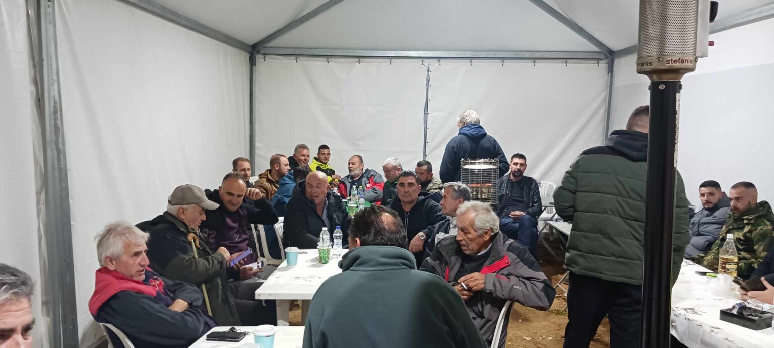 Κάθοδο στην Αθήνα αποφασίζουν οι αγρότες του μπλόκου Αλμυρού