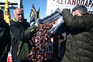 Αγρότες: Δυναμικό παρών στο συλλαλητήριο της Θεσσαλονίκης – Η δημοσιονομική πειθαρχία δεν επιτρέπει άλλα μέτρα, διαμηνύει η κυβέρνηση