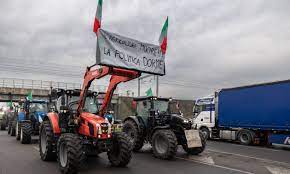 Ιταλία: Από την Πέμπτη θα αρχίσουν να πλησιάζουν στη Ρώμη οι αγρότες με τα τρακτέρ τους – Μελόνι: Κάναμε ό,τι μπορούσαμε