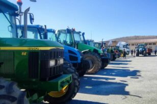 Οι αγρότες αποφασίζουν στις συνελεύσεις τους στα μπλόκα – Κλιμάκωση προτείνουν οι αγρότες στη Θεσσαλία