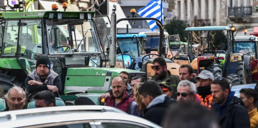 Αγρότες: Ώρα αποφάσεων - Συνεδριάζουν στη Νίκαια, κλείνουν τελωνεία και εξετάζουν κάθοδο στην Αθήνα
