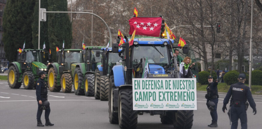 Ισπανία: Οι κινητοποιήσεις των αγροτών θα συνεχιστούν μέχρι τις 26 Φεβρουαρίου
